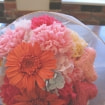 ラウンドブーケ　ガーベラ・カーネーション